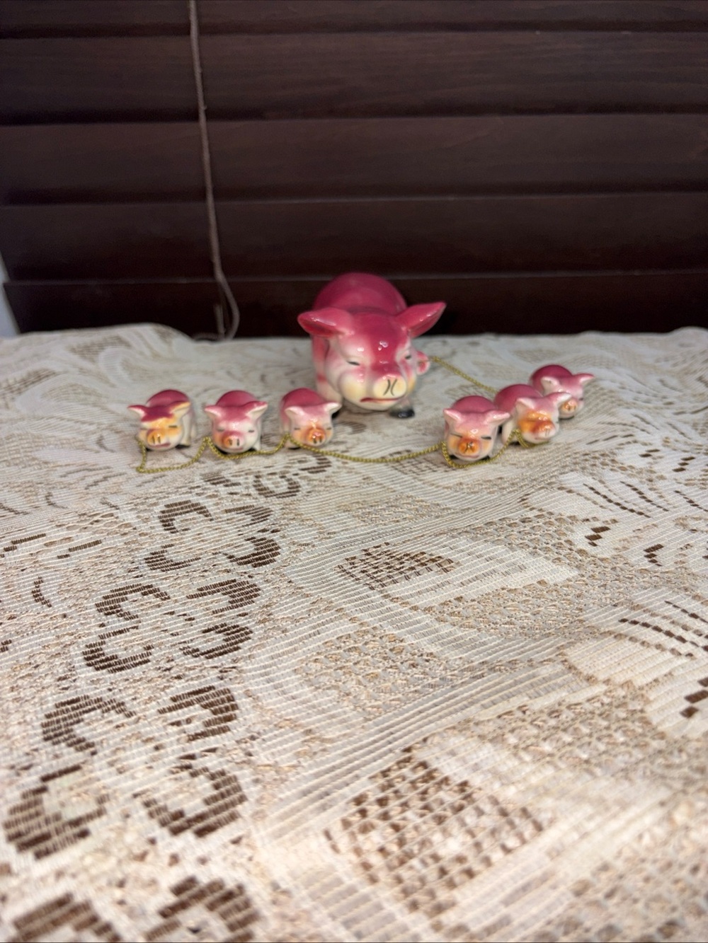 Vintage Pig Piglets Family Of 7 Ceramic Figurines
